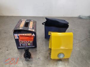 Gebruikte Stuurslot Diversen Diversen Prijs € 105,00 Margeregeling aangeboden door C&J Bedrijfsauto's & Onderdelen