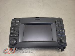 Gebruikte Regelunit Multi Media Mercedes Sprinter 3,5t (906.63) 313 CDI 16V Prijs € 210,00 Margeregeling aangeboden door C&J Bedrijfsauto's & Onderdelen