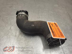 Gebruikte Intercooler Slang Mercedes Sprinter 3,5t (906.63) 313 CDI 16V Prijs € 31,50 Margeregeling aangeboden door C&J Bedrijfsauto's & Onderdelen