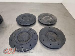 Gebruikte Wieldop set Volkswagen Caddy III (2KA,2KH,2CA,2CH) 1.9 TDI Prijs € 27,30 Margeregeling aangeboden door C&J Bedrijfsauto's & Onderdelen