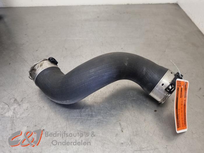 Gebruikte Intercooler Buis Mercedes Vito (447.6) 2.2 116 CDI 16V Prijs € 15,75 Margeregeling aangeboden door C&J Bedrijfsauto's & Onderdelen