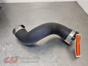 Gebruikte Intercooler Buis Mercedes Vito (447.6) 2.2 116 CDI 16V Prijs € 21,00 Margeregeling aangeboden door C&J Bedrijfsauto's & Onderdelen