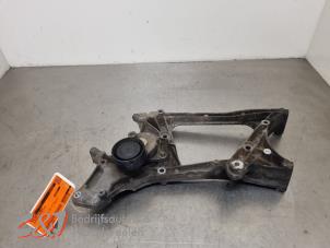 Gebruikte Dynamosteun onder Mercedes Vito (447.6) 2.2 116 CDI 16V Prijs € 63,00 Margeregeling aangeboden door C&J Bedrijfsauto's & Onderdelen