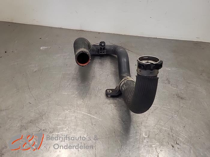 Gebruikte Intercooler Slang Fiat Doblo Cargo (263) 1.3 D Multijet Prijs € 15,75 Margeregeling aangeboden door C&J Bedrijfsauto's & Onderdelen