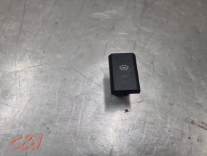 Gebruikte Voorruitverwarming schakelaar Ford Transit 2.2 TDCi 16V Prijs € 10,50 Margeregeling aangeboden door C&J Bedrijfsauto's & Onderdelen