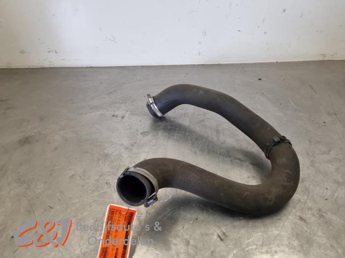 Gebruikte Intercooler Slang Opel Combo Cargo 1.5 CDTI 130 Prijs € 15,75 Margeregeling aangeboden door C&J Bedrijfsauto's & Onderdelen