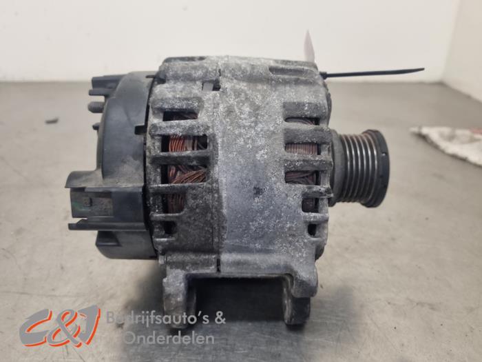 Dynamo van een Volkswagen Transporter T6 2.0 TDI DRF 4Motion 2016