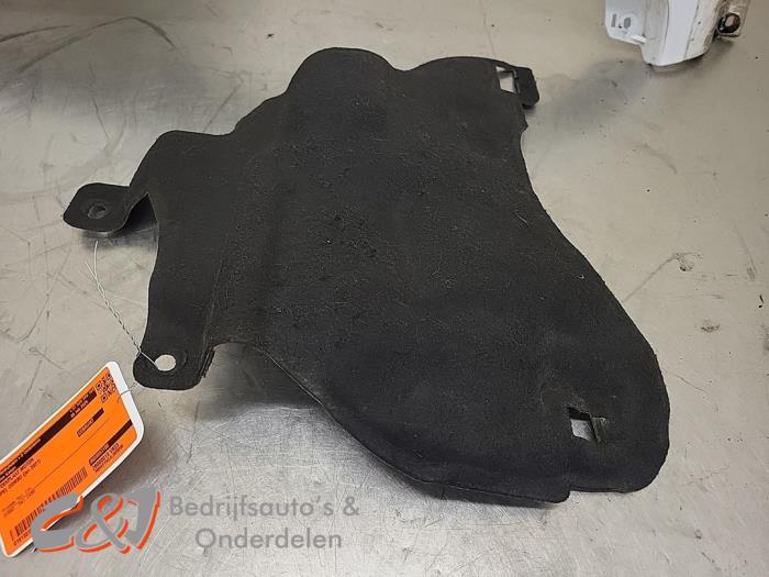 Gebruikte Afdekplaat motor Opel Combo Cargo 1.5 CDTI 130 Prijs € 21,00 Margeregeling aangeboden door C&J Bedrijfsauto's & Onderdelen