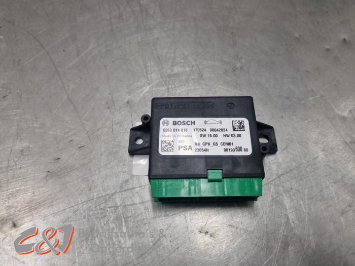 Gebruikte PDC Module Peugeot Expert (V1/VA/VB/VE/VF/VT/VY) 2.0 Blue HDi 150 16V Prijs € 15,75 Margeregeling aangeboden door C&J Bedrijfsauto's & Onderdelen