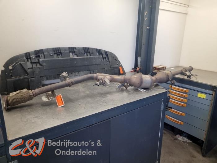 Gebruikte Roetfilter Opel Vivaro 1.6 CDTI 95 Euro 6 Prijs € 525,00 Margeregeling aangeboden door C&J Bedrijfsauto's & Onderdelen