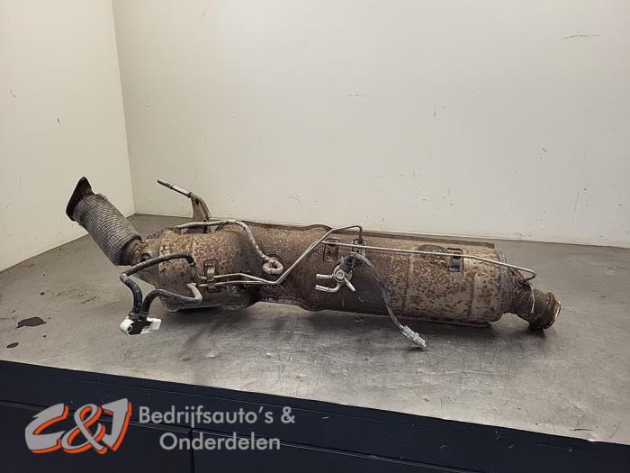 Gebruikte Roetfilter Nissan Interstar 2.3 dCi 135 16V Prijs € 787,50 Margeregeling aangeboden door C&J Bedrijfsauto's & Onderdelen
