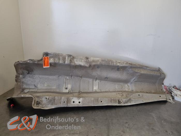 Gebruikte Hitteschild uitlaat Volkswagen Caddy Cargo V (SBA/SBH) 2.0 TDI BlueMotionTechnology Prijs € 42,00 Margeregeling aangeboden door C&J Bedrijfsauto's & Onderdelen