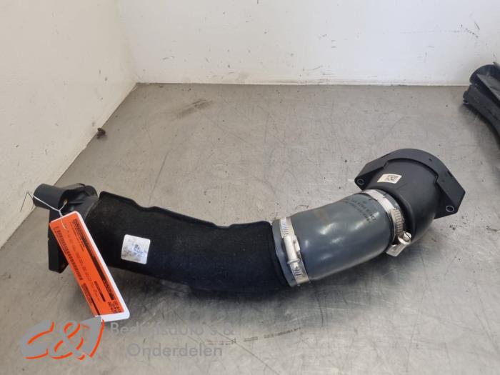 Gebruikte Intercooler Buis Volkswagen Caddy Cargo V (SBA/SBH) 2.0 TDI BlueMotionTechnology Prijs € 36,75 Margeregeling aangeboden door C&J Bedrijfsauto's & Onderdelen