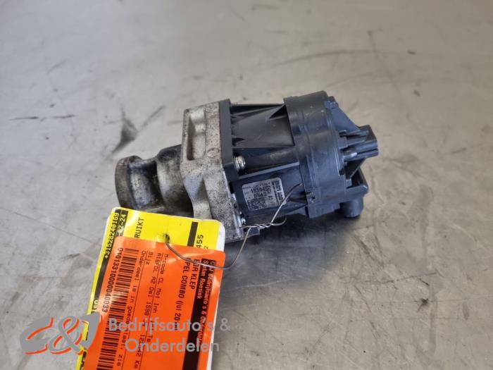 Gebruikte Uitlaat gasklep (EGR) Opel Combo Tour 1.6 CDTI 16V Prijs € 52,50 Margeregeling aangeboden door C&J Bedrijfsauto's & Onderdelen