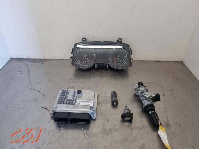 Gebruikte Kontaktslot + computer Volkswagen Transporter T6 2.0 TDI 150 Prijs € 787,50 Margeregeling aangeboden door C&J Bedrijfsauto's & Onderdelen