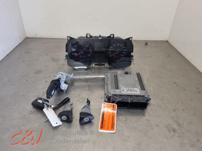 Gebruikte Kontaktslot + computer Volkswagen Crafter (SY) 2.0 TDI FWD Prijs € 525,00 Margeregeling aangeboden door C&J Bedrijfsauto's & Onderdelen