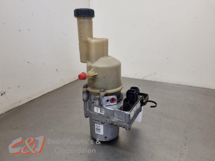 Gebruikte Servopomp Peugeot Expert (V1/VA/VB/VE/VF/VT/VY) 2.0 Blue HDi 120 16V Prijs € 173,25 Margeregeling aangeboden door C&J Bedrijfsauto's & Onderdelen
