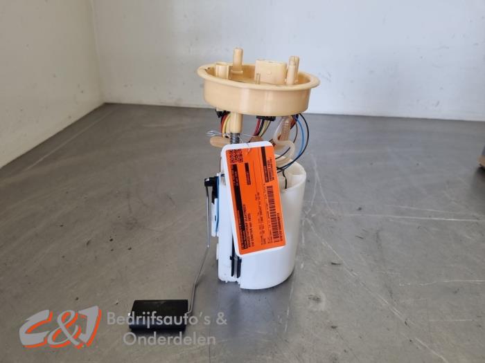 Gebruikte Tank element Pomp Volkswagen Crafter (SY) 2.0 TDI FWD Prijs € 78,75 Margeregeling aangeboden door C&J Bedrijfsauto's & Onderdelen