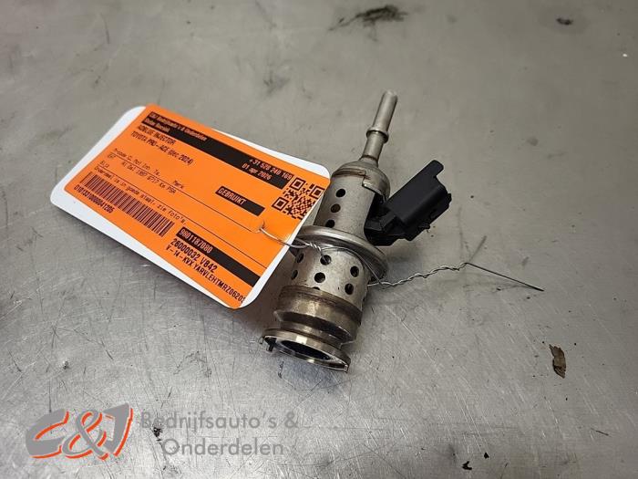 Gebruikte Adblue injector Toyota ProAce 2.0 D-4D 140 16V Prijs € 52,50 Margeregeling aangeboden door C&J Bedrijfsauto's & Onderdelen