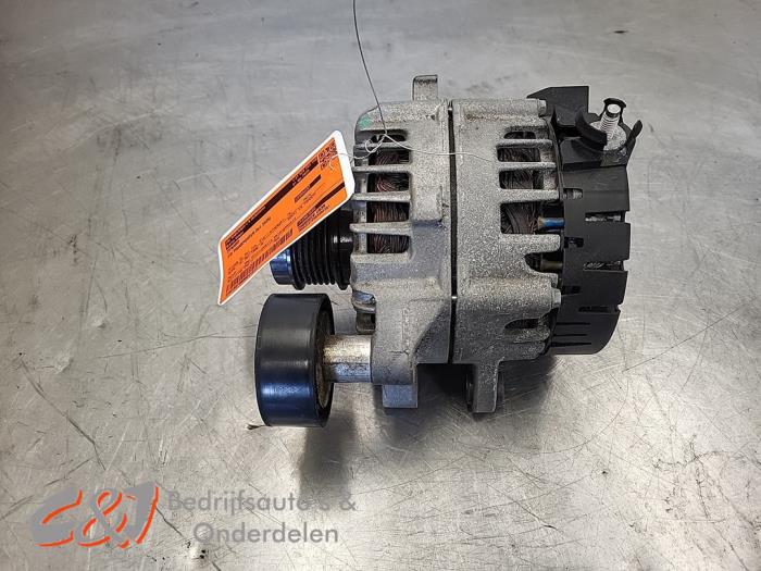 Gebruikte Dynamo Volkswagen Transporter T7 2.0 TDI 150 Prijs € 194,25 Margeregeling aangeboden door C&J Bedrijfsauto's & Onderdelen