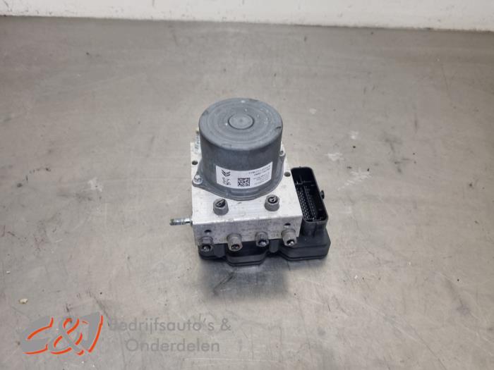 Gebruikte ABS Pomp Toyota ProAce 1.6 D-4D 95 16V Worker Prijs € 26,25 Margeregeling aangeboden door C&J Bedrijfsauto's & Onderdelen