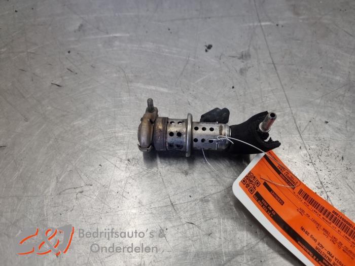 Gebruikte Injector adblue Toyota ProAce 1.6 D-4D 95 16V Worker Prijs € 26,25 Margeregeling aangeboden door C&J Bedrijfsauto's & Onderdelen