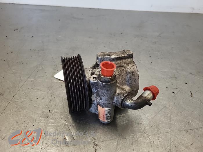 Gebruikte Servopomp Iveco New Daily IV 35C12,S12 Prijs € 36,75 Margeregeling aangeboden door C&J Bedrijfsauto's & Onderdelen