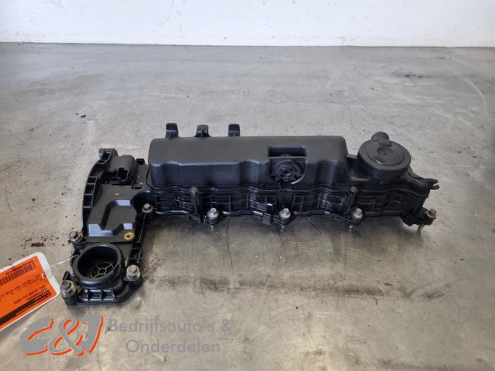 Kleppendeksel van een Opel Vivaro 2.0 Diesel 145 2022