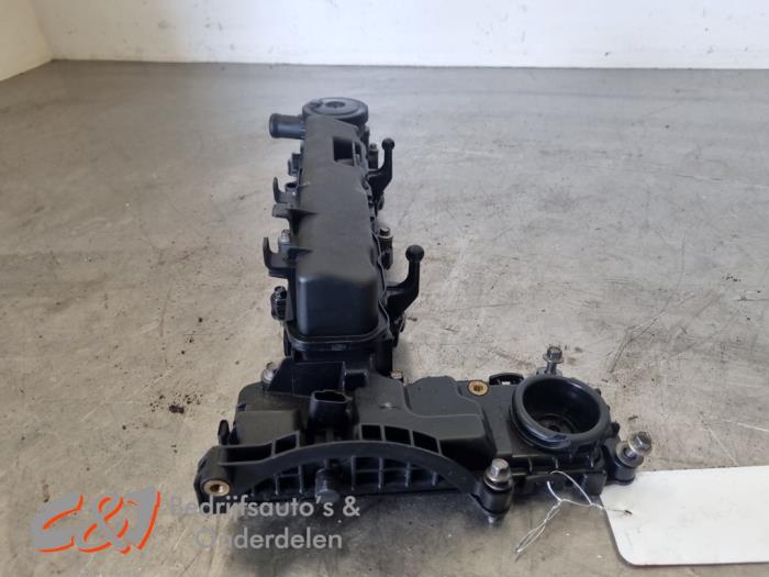 Kleppendeksel van een Opel Vivaro 2.0 Diesel 145 2022