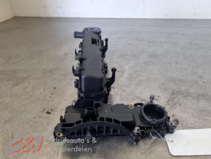 Kleppendeksel van een Opel Vivaro 2.0 Diesel 145 2022