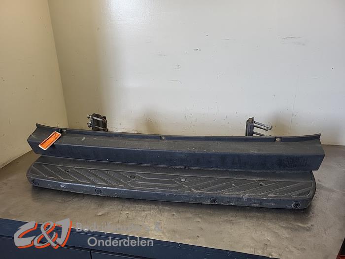 Gebruikte Treeplank achter Volkswagen Crafter 2.0 BiTDI Prijs € 262,50 Margeregeling aangeboden door C&J Bedrijfsauto's & Onderdelen