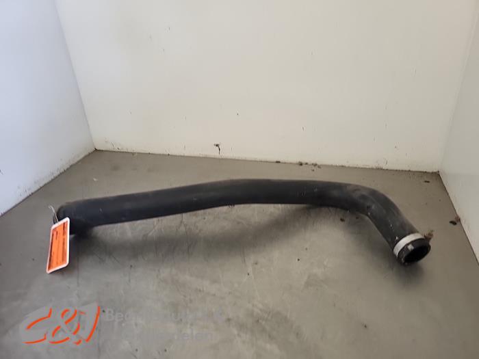 Gebruikte Intercooler Slang Opel Movano (4A1; 4A2; 4B2; 4B3; 4C2; 4C3) 2.5 CDTI Prijs € 16,80 Margeregeling aangeboden door C&J Bedrijfsauto's & Onderdelen