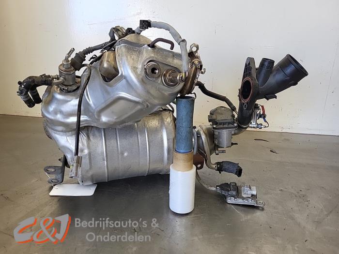 Gebruikte Roetfilter Renault Trafic (1FL/2FL/3FL/4FL) 2.0 dCi 16V 130 Prijs € 1.128,75 Margeregeling aangeboden door C&J Bedrijfsauto's & Onderdelen
