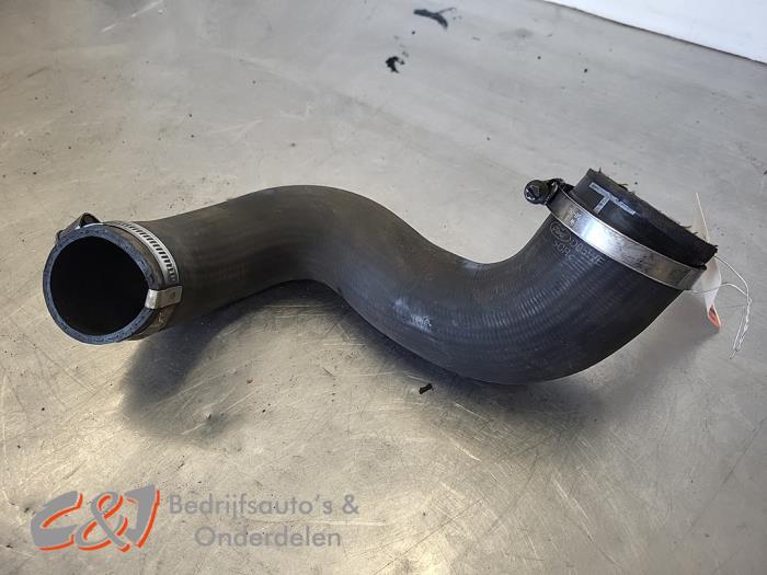 Gebruikte Intercooler Slang Ford Transit Custom 2.2 TDCi 16V Prijs € 17,85 Margeregeling aangeboden door C&J Bedrijfsauto's & Onderdelen