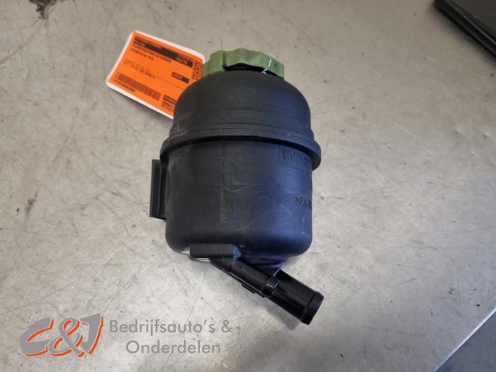 Gebruikte Servo Oliereservoir Volkswagen Crafter 2.0 TDI 16V Prijs € 12,60 Margeregeling aangeboden door C&J Bedrijfsauto's & Onderdelen