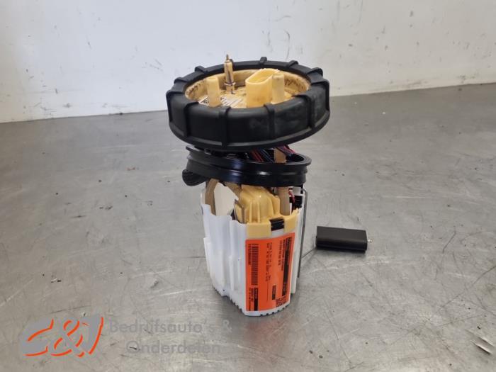 Gebruikte Tank element Pomp Volkswagen Crafter (SY) 2.0 TDI FWD Prijs € 89,25 Margeregeling aangeboden door C&J Bedrijfsauto's & Onderdelen