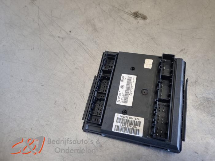 Gebruikte Boordcomputer Volkswagen Transporter T5 1.9 TDi Prijs € 141,75 Margeregeling aangeboden door C&J Bedrijfsauto's & Onderdelen