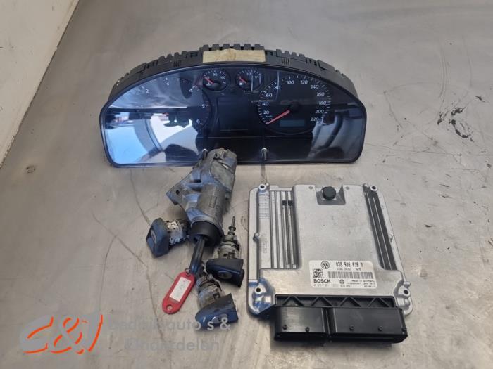 Gebruikte Kontaktslot + computer Volkswagen Transporter T5 1.9 TDi Prijs € 288,75 Margeregeling aangeboden door C&J Bedrijfsauto's & Onderdelen