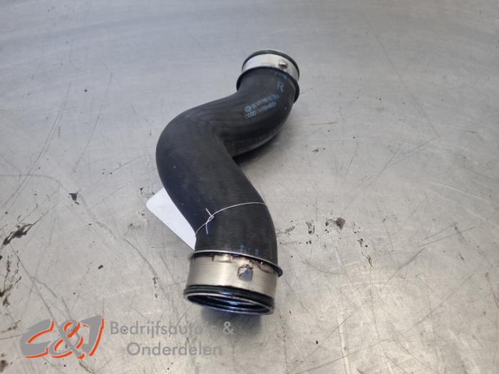 Gebruikte Intercooler Slang Volkswagen Transporter T5 1.9 TDi Prijs € 15,75 Margeregeling aangeboden door C&J Bedrijfsauto's & Onderdelen