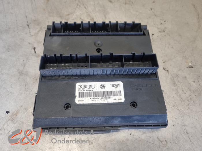 Gebruikte Module Bodycontrol Volkswagen Transporter T5 1.9 TDi Prijs € 141,75 Margeregeling aangeboden door C&J Bedrijfsauto's & Onderdelen