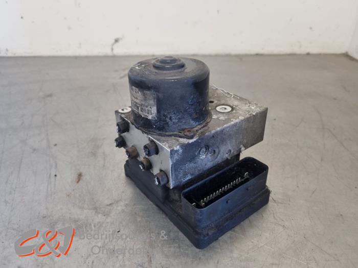 Gebruikte ABS Pomp Volkswagen Transporter T5 1.9 TDi Prijs € 173,25 Margeregeling aangeboden door C&J Bedrijfsauto's & Onderdelen