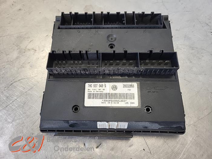 Gebruikte Module Bodycontrol Volkswagen Transporter/Caravelle T5 1.9 TDi Prijs € 141,75 Margeregeling aangeboden door C&J Bedrijfsauto's & Onderdelen