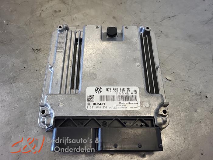 Gebruikte Computer Motormanagement Volkswagen Transporter T5 2.5 TDi Prijs € 105,00 Margeregeling aangeboden door C&J Bedrijfsauto's & Onderdelen
