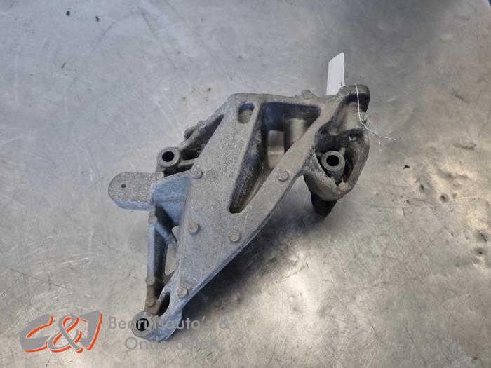 Gebruikte Motorsteun Volkswagen Crafter (SY) 2.0 TDI FWD Prijs € 52,50 Margeregeling aangeboden door C&J Bedrijfsauto's & Onderdelen