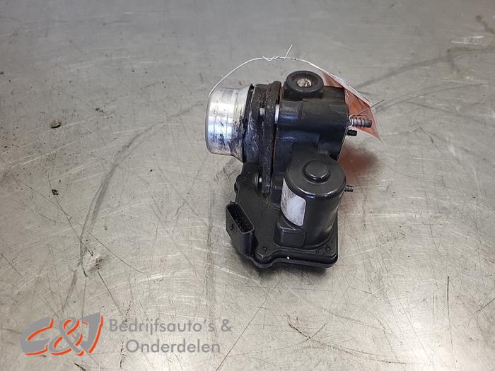 Gebruikte Gasklephuis Renault Trafic (1FL/2FL/3FL/4FL) 1.6 dCi 145 Twin Turbo Prijs € 78,75 Margeregeling aangeboden door C&J Bedrijfsauto's & Onderdelen