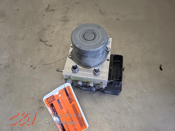 Gebruikte ABS Pomp Volkswagen Crafter (SY) 2.0 TDI Prijs € 131,25 Margeregeling aangeboden door C&J Bedrijfsauto's & Onderdelen