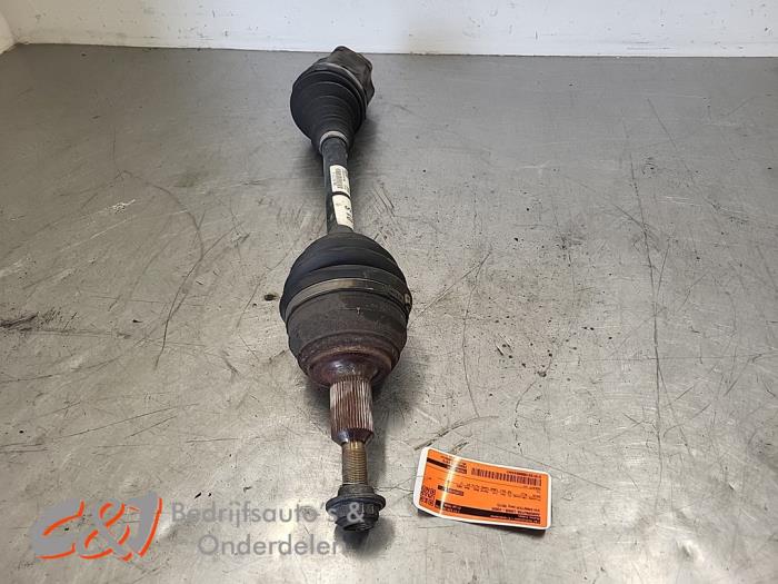 Gebruikte Aandrijfas links-voor Volkswagen Crafter (SY) 2.0 TDI FWD Prijs € 236,25 Margeregeling aangeboden door C&J Bedrijfsauto's & Onderdelen