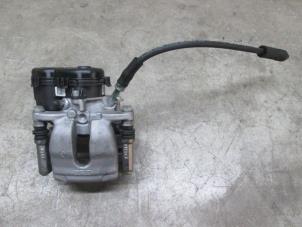 Gebruikte Remklauw (Tang) links-achter Infiniti Q30 (H15) Prijs € 151,25 Inclusief btw aangeboden door NNP Automotive Group