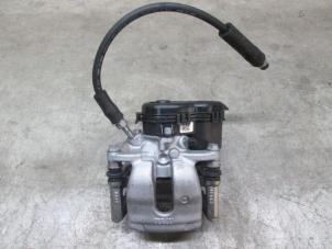 Gebruikte Remklauw (Tang) rechts-achter Infiniti Q30 (H15) Prijs € 121,00 Inclusief btw aangeboden door NNP Automotive Group