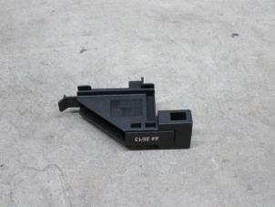 Nieuwe Schakelaar dashboardkastje Volkswagen Jetta IV (162/16A) Prijs € 6,05 Inclusief btw aangeboden door NNP Automotive Group